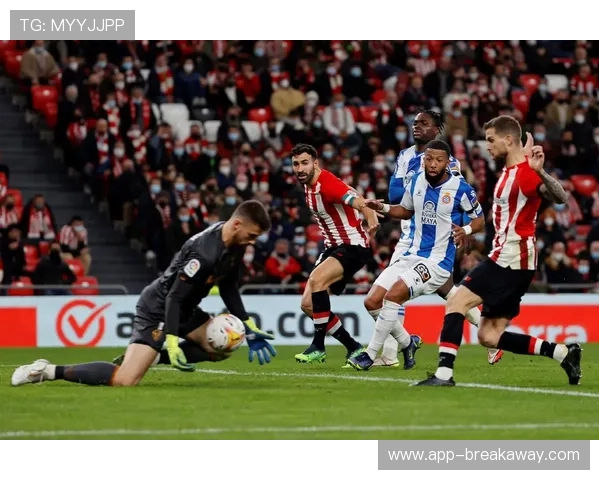 毕尔巴鄂主力后卫缺阵，技术流风格面临西班牙人强硬对抗