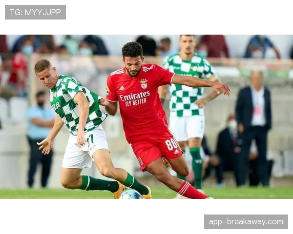 本菲卡3-1逆转埃因霍温晋级,三个进球均来自由守转攻的前5秒